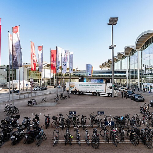 WindEnergy Hamburg | Visitors at Central Entrance WindEnergy Hamburg | Visitors at Central Entrance