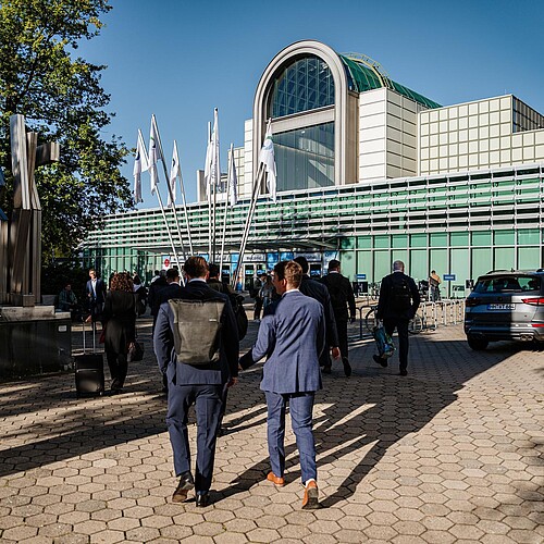 WindEnergy Hamburg | Visitors at East Entrance WindEnergy Hamburg | Visitors at East Entrance