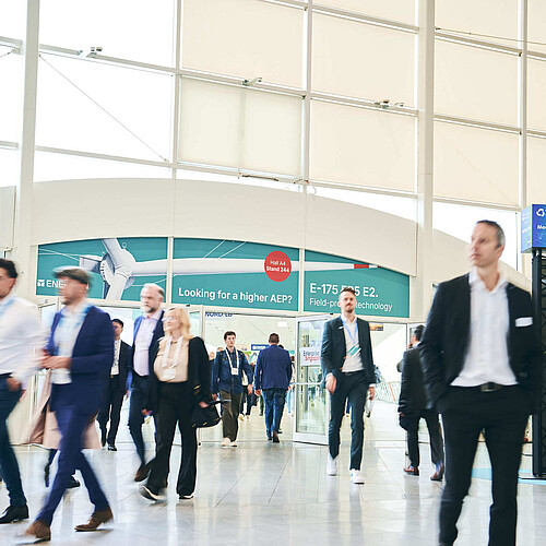 WindEnergy Hamburg | Visitors at Skywalk WindEnergy Hamburg | Visitors at Skywalk